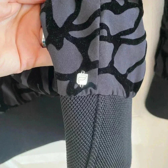 Fabletics Womens Lola Long Sleeve Cut Out Top - Picture 5 of 9